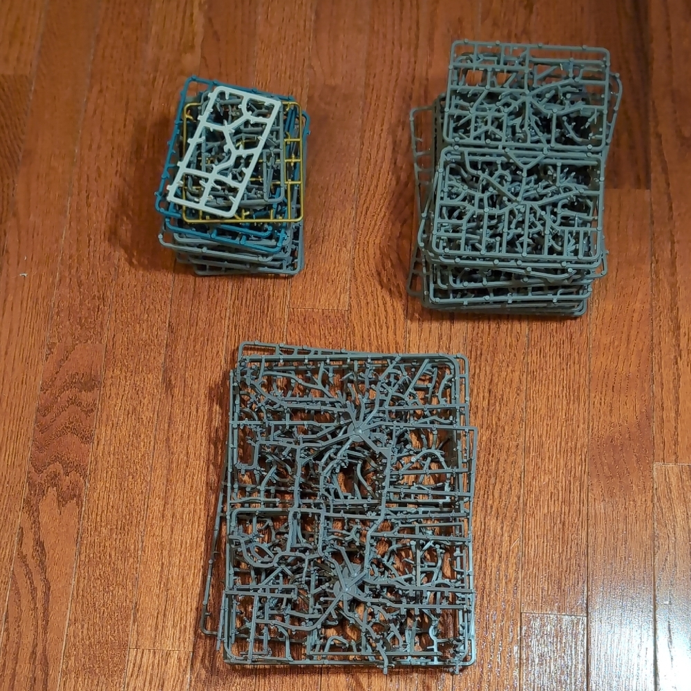 Games Workshop Warhammer  Plastic Model Sprue Frames 19 Small 15 Mid 5 Large